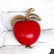 Винтаж handmade. Livemaster - original item Red Apple brooch,JJ,USA,60s-70s,fruit,apple,vintage,berries. Handmade.
