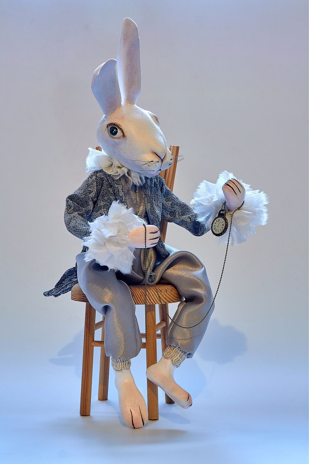 Rabbit doll. Белый кролик Алиса в стране чудес. Белый кролик из Алисы в стране чудес. Куклы лайфмастер. Игрушки текстильные Шляпник , белый кролик ,Алиса.