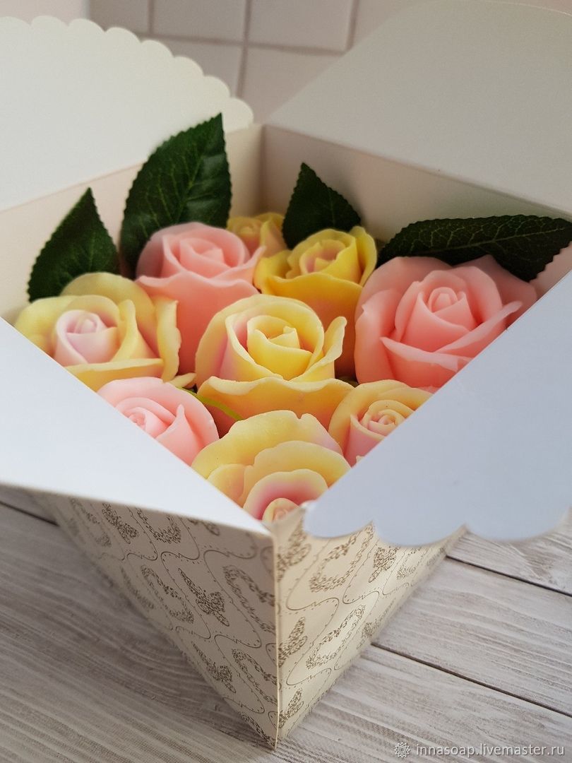 Мыло из роз в домашних условиях. Мыльные розы в коробке. Коробка с мыльными розами. Коробки из мыльных роз. Коробка из мыльных цветов.