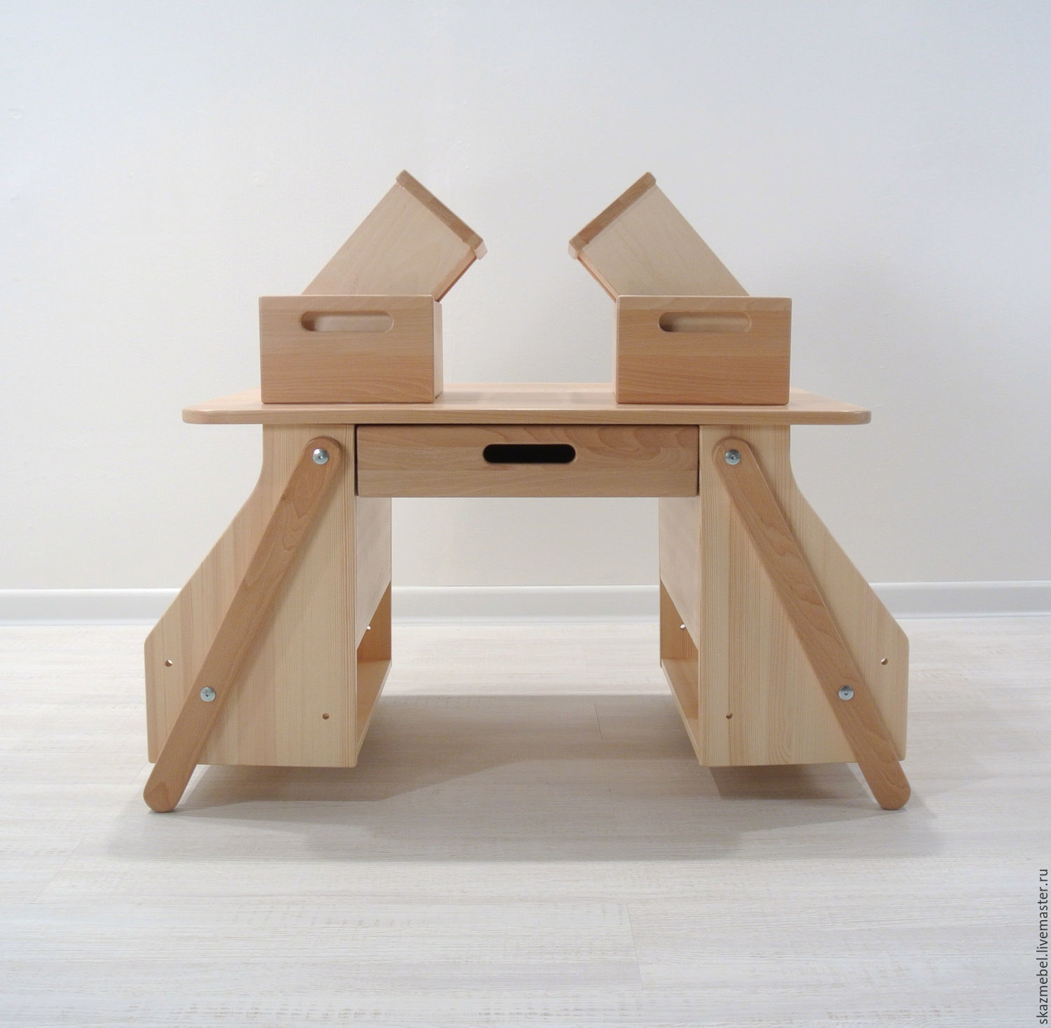 Детский стол деревянный Бильбо 3 «карамель»