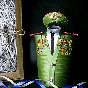 Подарки и сувениры ручной работы. Ярмарка Мастеров - ручная работа Съемный чехол на бутылку Генерал военный МО, подарок на 23 февраля. Handmade.