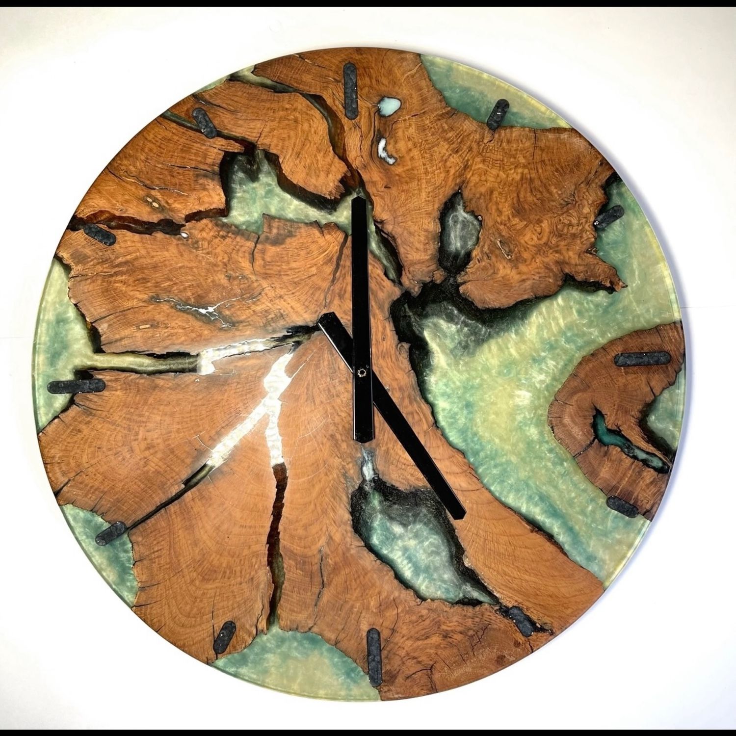 Часы 60см из эпоксидной смолы и дерева – купить онлайн на Ярмарке ...