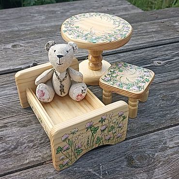 Куклы и игрушки ручной работы. Ярмарка Мастеров - ручная работа Мебель для кукол. Столик, стульчик и кроватка. Клевер луговой.. Handmade.