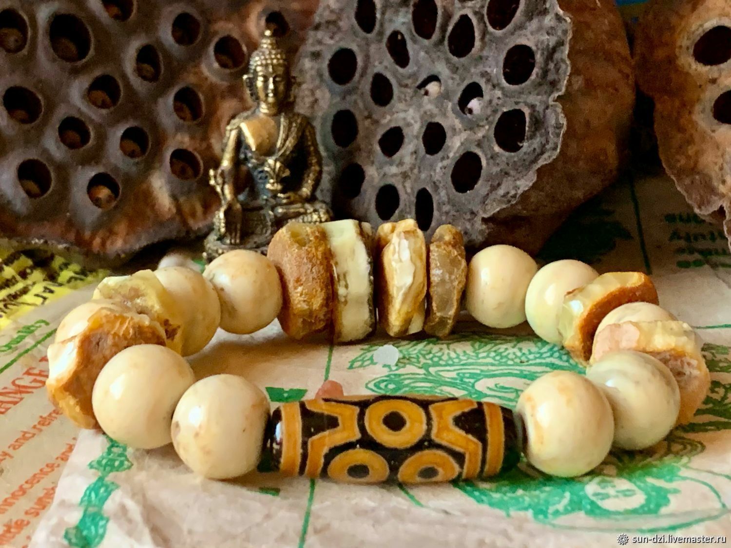 Бусина Дзи 7 глаз в браслете из фоссилы с лечебным балтийским янтарем ...