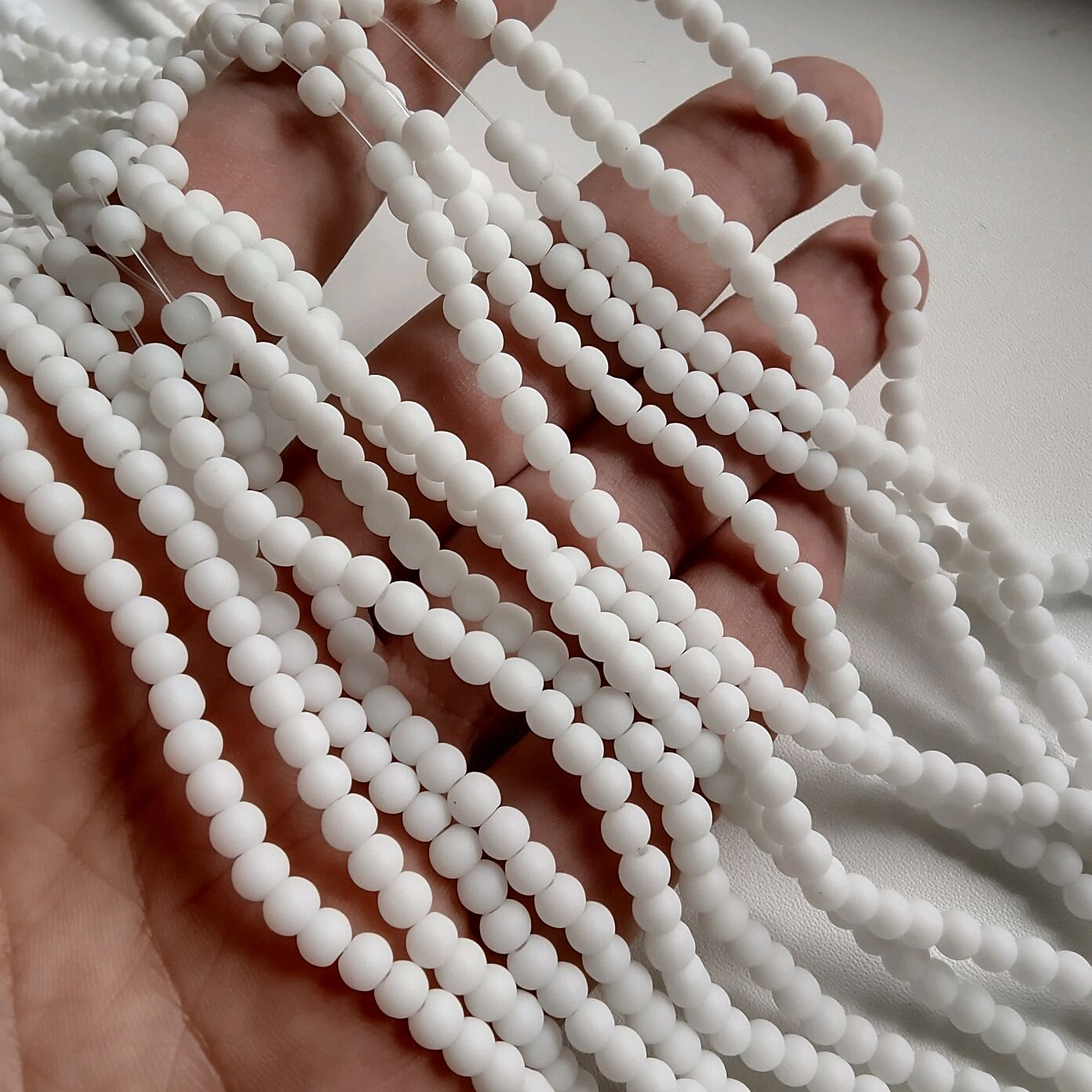 Агат 4мм Матовый Белый купить в интернет-магазине Ярмарка Мастеров по ...