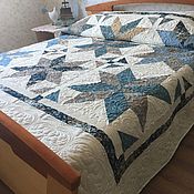 Quilted narrow bedspread - path- sachet on the bed