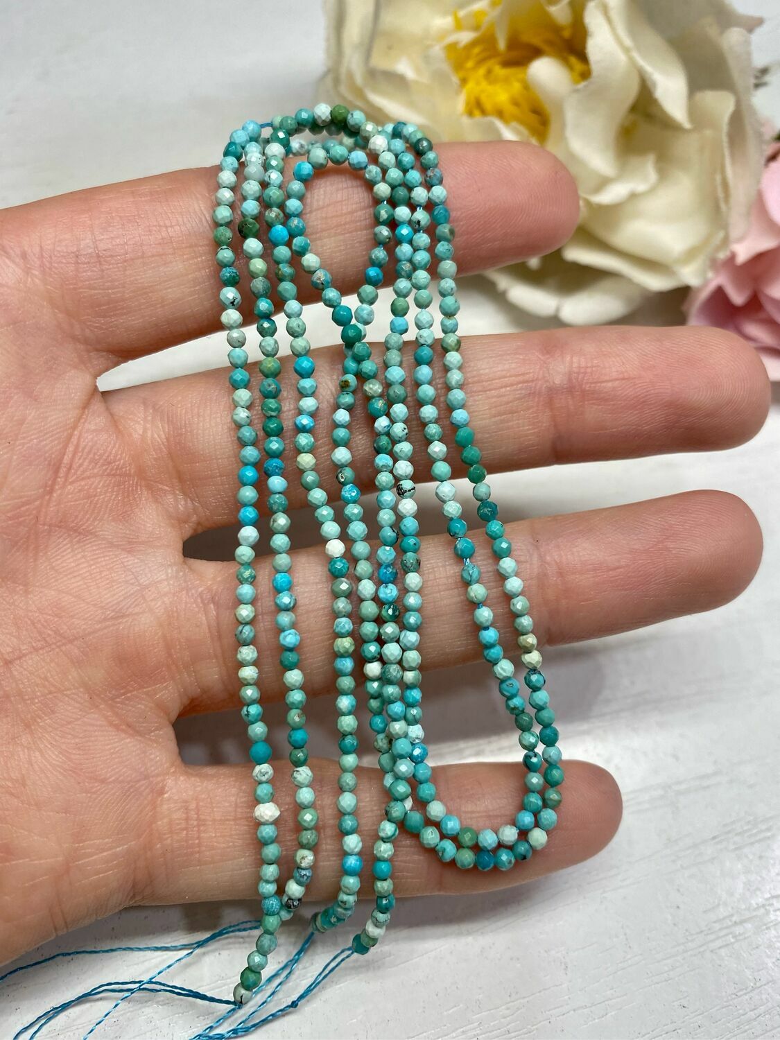 Бусины Бирюза натуральная огранка 2 мм ЛЮКС качество. нить 20,5см ...