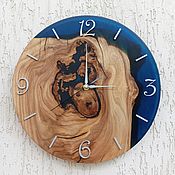 Часы настенные из дерева и эпоксидной смолы