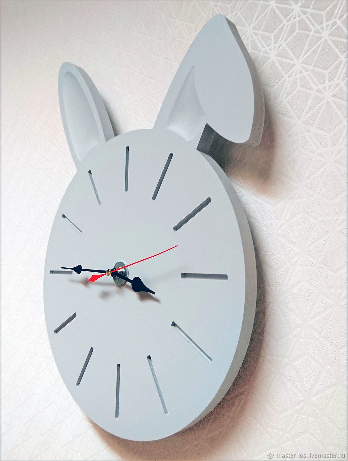 Кролик с часами фарфоровая. Часы настольные зайцы. Фигурка кролик с часами. Часы белого кролика. Декоративная "заяц" с часами, l11 w10 h33 см.