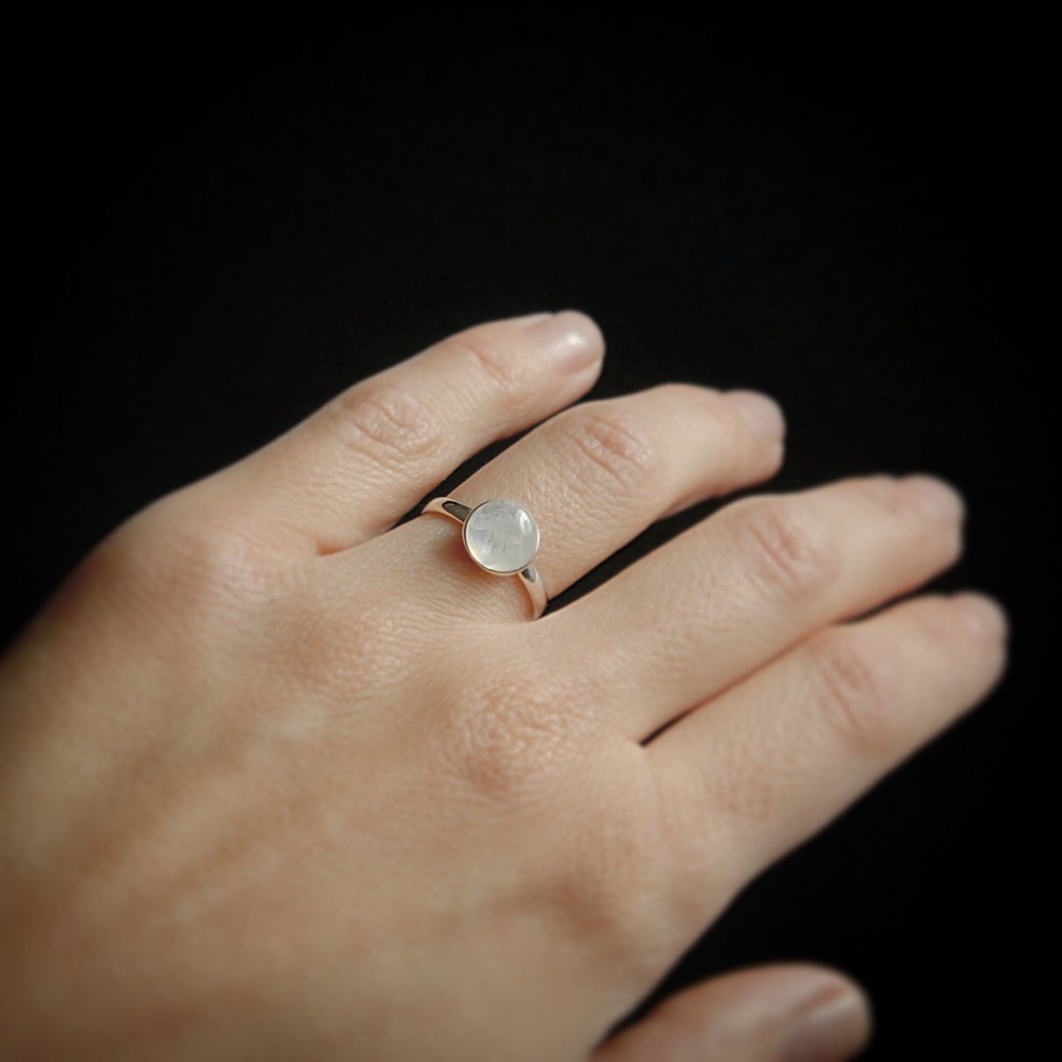 Кольцо серебро кго618 с лунным камнем