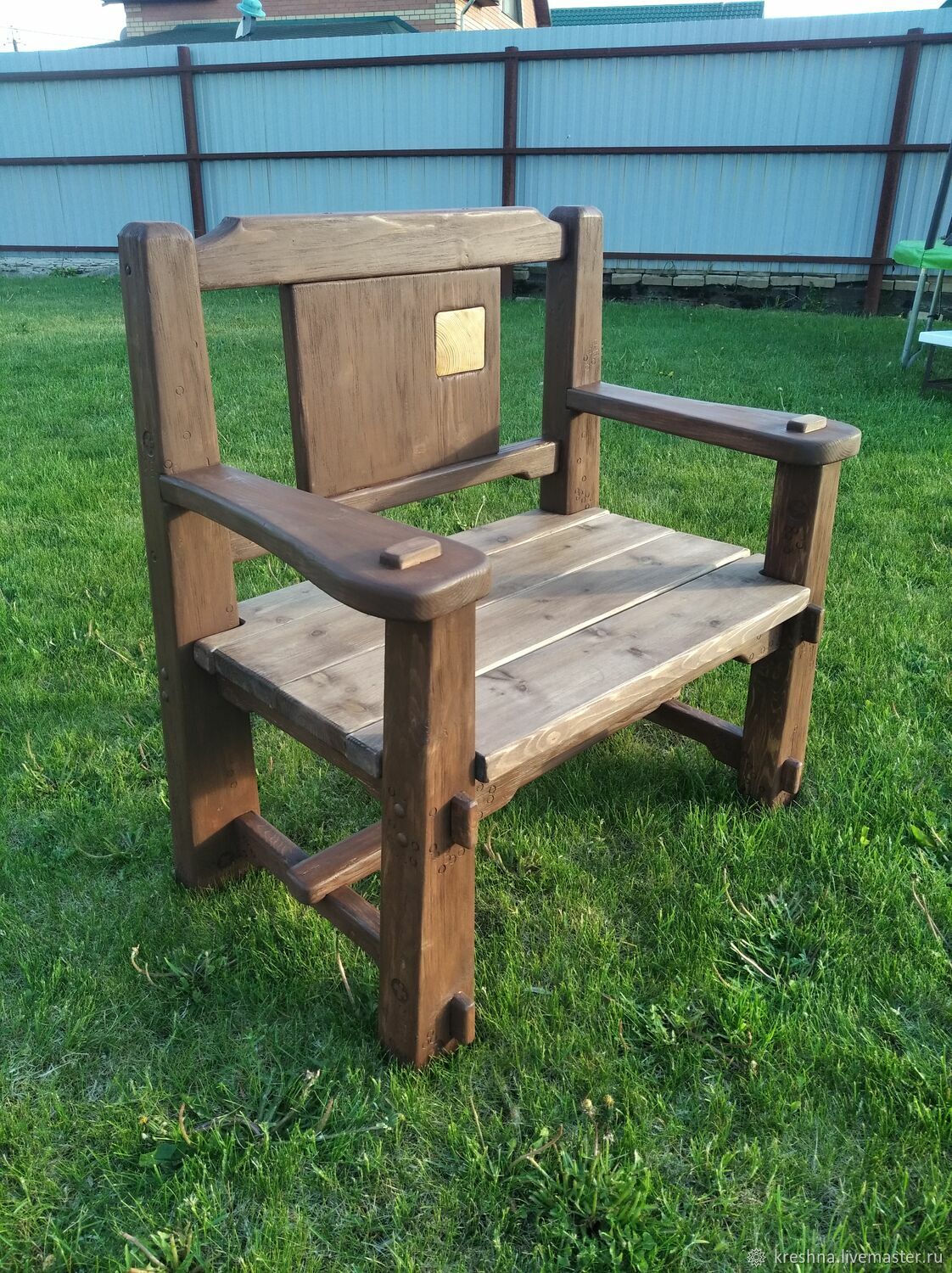 Кресло кантри из дерева