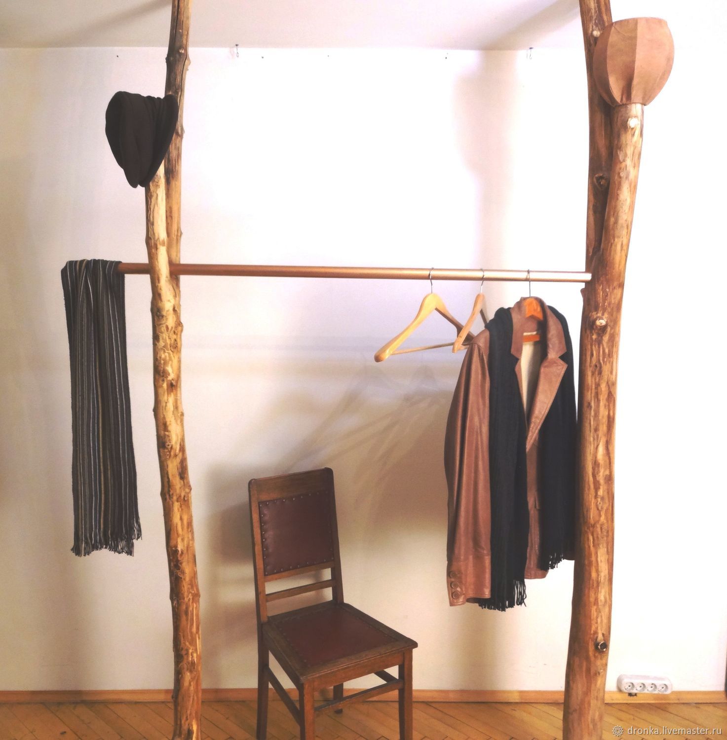 вешалка напольная для одежды деревянная в спальню своими руками