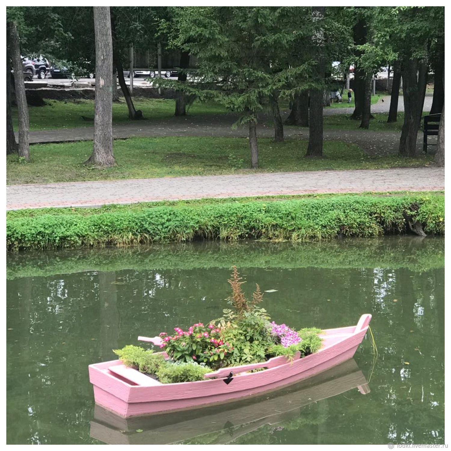 Лодка декоративная (клумба на воде) в интернет-магазине Ярмарка Мастеров по  цене 25000 ₽ – GIQ4FRU | Клумба, Екатеринбург - доставка по России