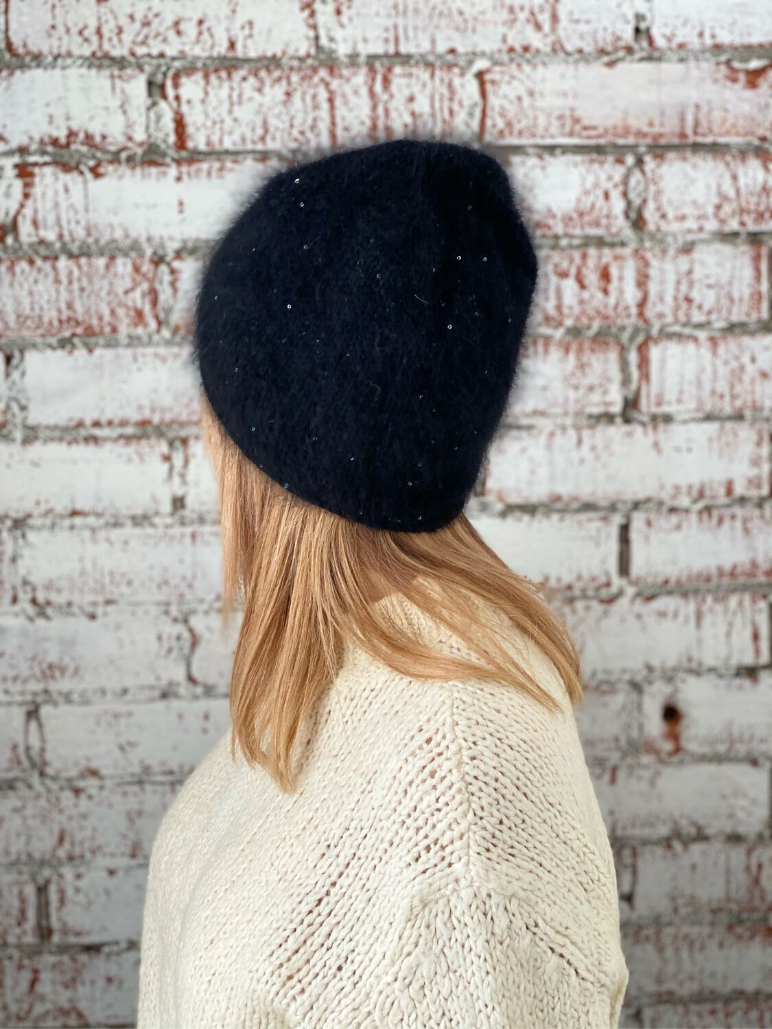 Вязаная шапочка бини из итальянской ангоры купить в интернет-магазине ...