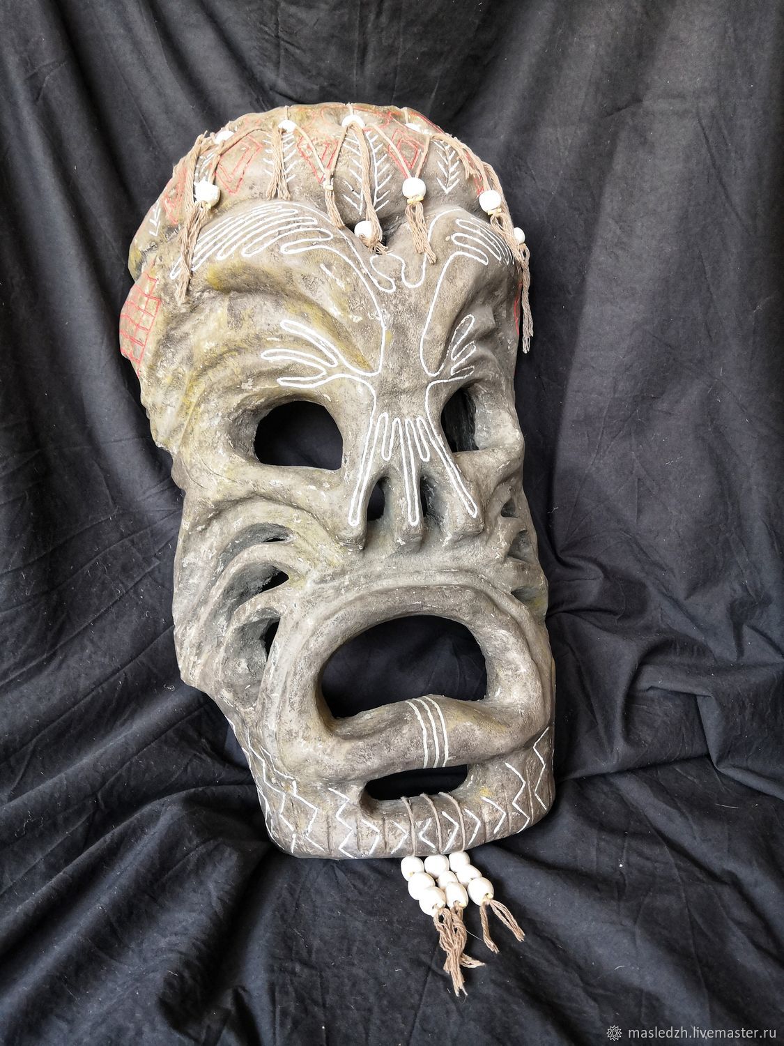 Самая большая маска. Маска настенная. Африканская маска смерти. Каменная маска. Большие маски.