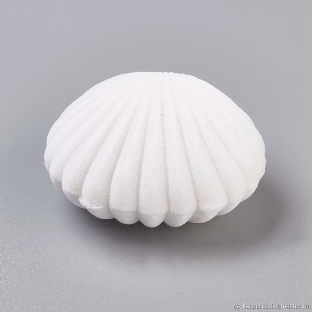 конфетки в форме ракушек. коробка ракушка. картонная коробка ракушка белая. коробка ракушка. коробочка ракушка большая.