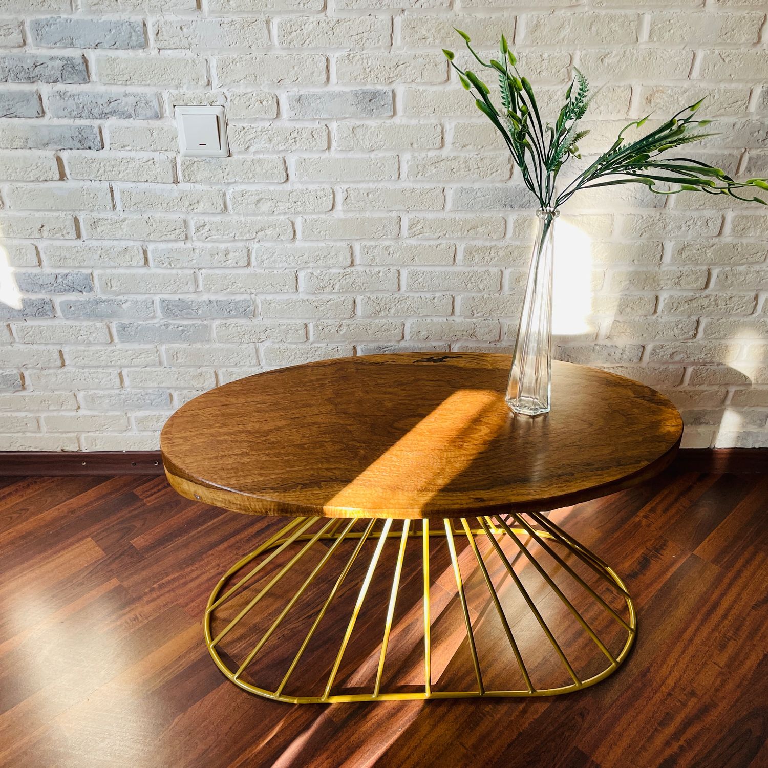 Дизайнерский журнальный столик из дубового слэба – купить на Ярмарке ...