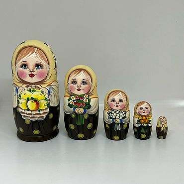 Матрешка 5-местная девочка с яблоками. . Русский стиль ручной работы - Ярмарка Мастеров Русский стиль ручной работы. Ярмарка Мастеров - ручная работа Матрешка 5-местная девочка с яблоками. Handmade.