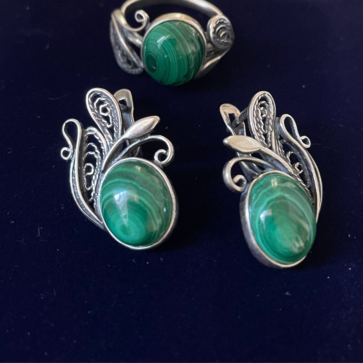 Кольцо и серьги из мельхиора с малахитом купить в интернет-магазине ...