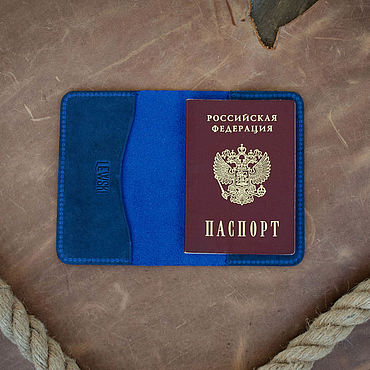 Канцелярские товары ручной работы. Ярмарка Мастеров - ручная работа Кожаная обложка на паспорт "Кострома". Тонкая. Синяя. Handmade.