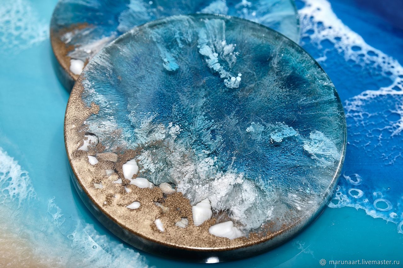 Эпоксидная смола подстаканники. Подставка под стакан из эпоксидной смолы. Подставки для горячего из эпоксидной смолы. Украшения из эпоксидной смолы. Подставка под горячее из эпоксидной смолы.