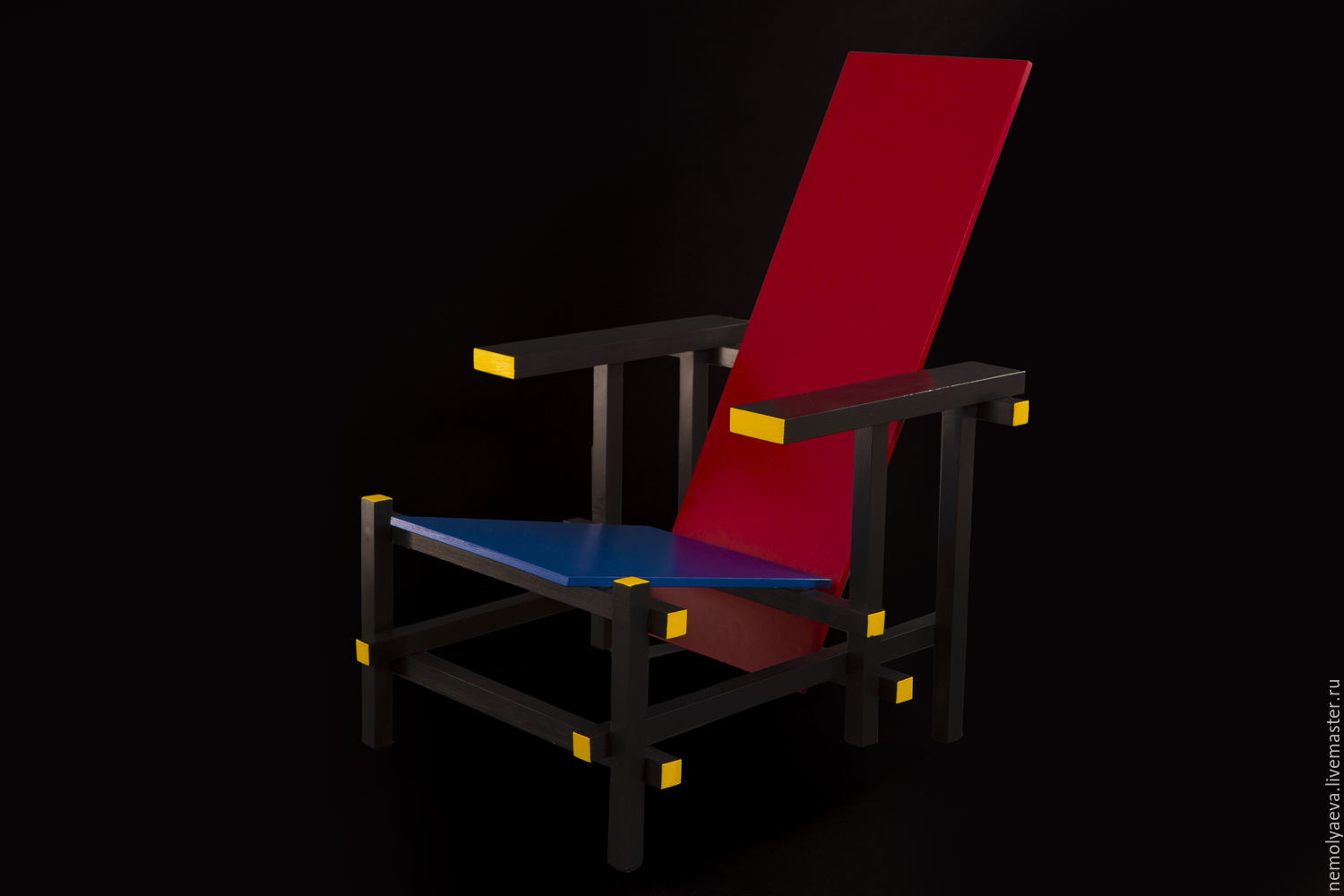 — Стула Red and Blue Chair