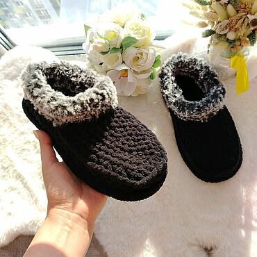 Обувь ручной работы. Ярмарка Мастеров - ручная работа Тапочки вязанные. Handmade.