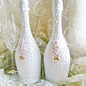 Свадебное оформление  бутылок для жениха и невесты