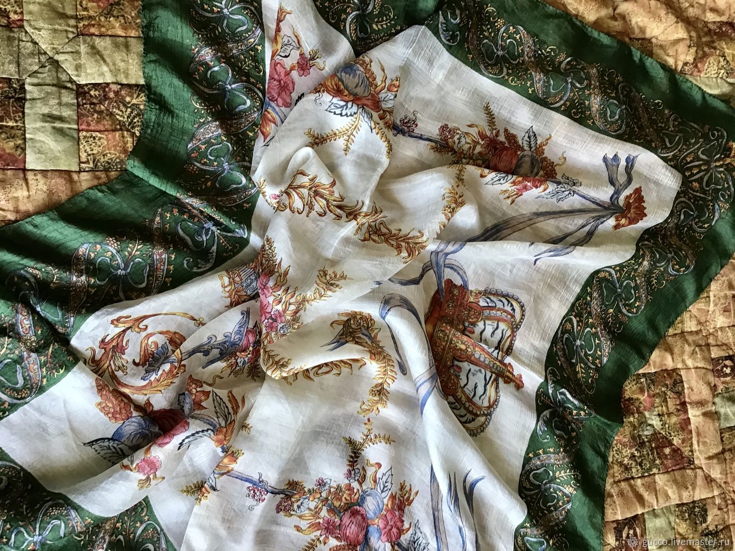 Большой шелковый платок. Платок шелк. Платки из натурального шелка. Итальянские шелковые платки. Шелковый платочек.