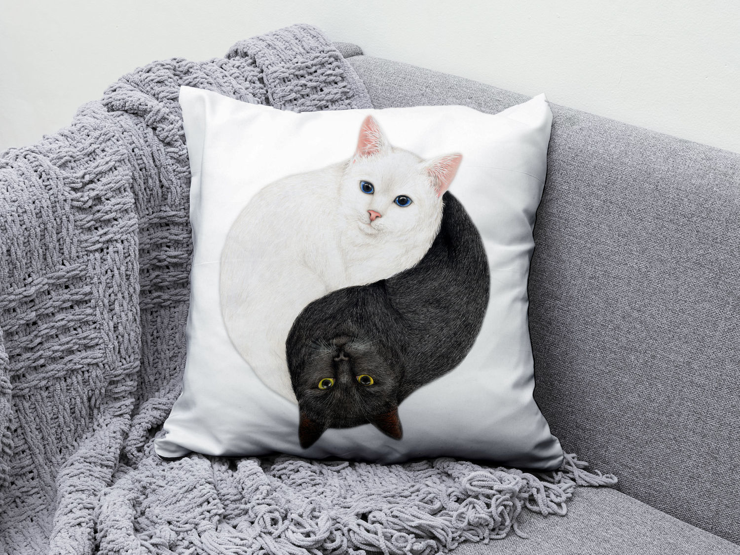Pillow with the author's drawing ' Yin Yang', Pillow, Kirzhach,  Фото №1