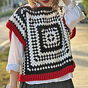 cardigans: Women's knitted cardigan made of boucle yarn