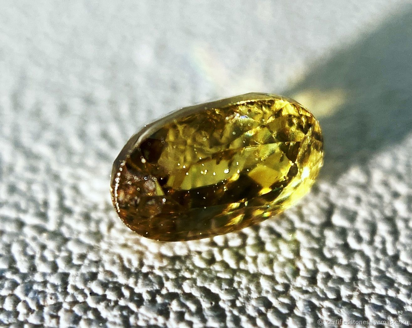 Демантоид 0.46 кт VS Мадагаскар купить в интернет-магазине Ярмарка ...