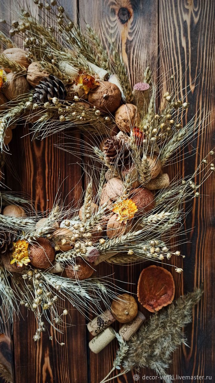 Подруга-флорист дала идею для необычного украшения: делаем венок из пшеницы