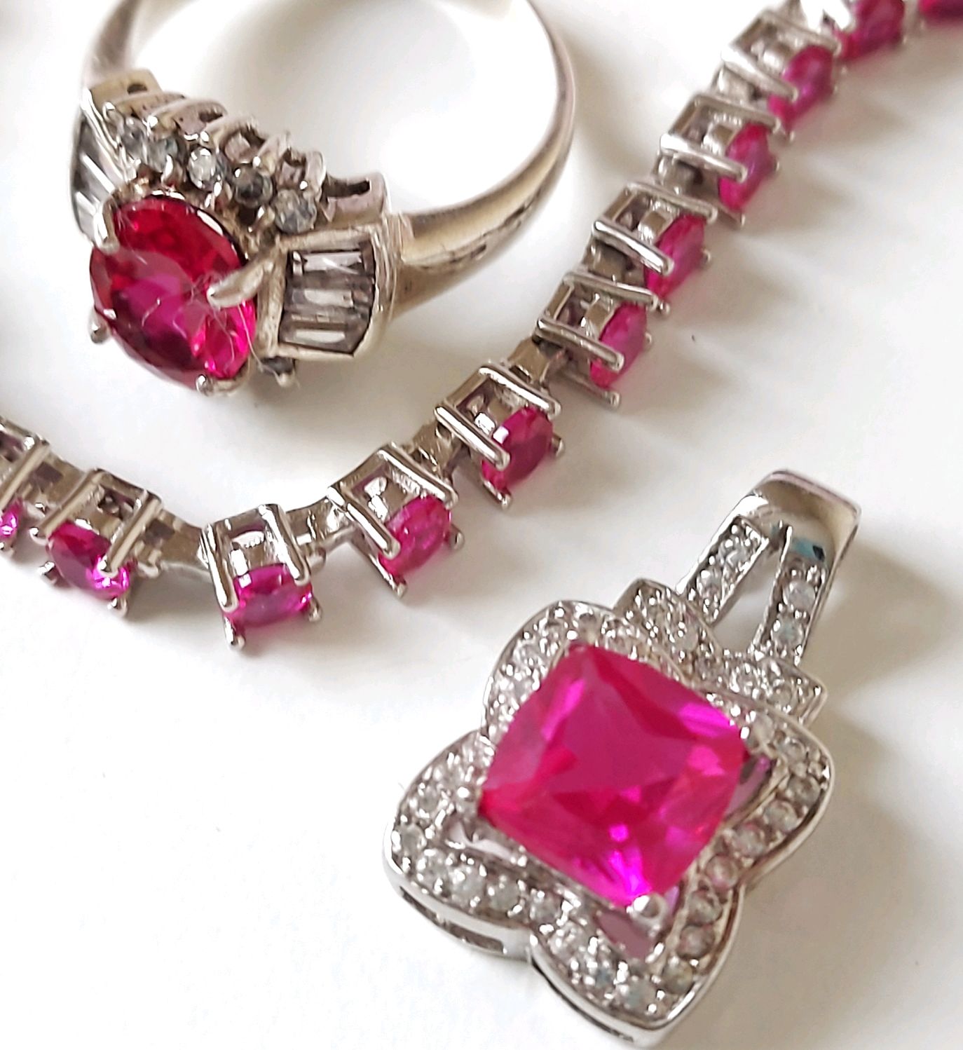 Комплект серебро 925 пробы с рубинами и цирконами купить в интернет ...