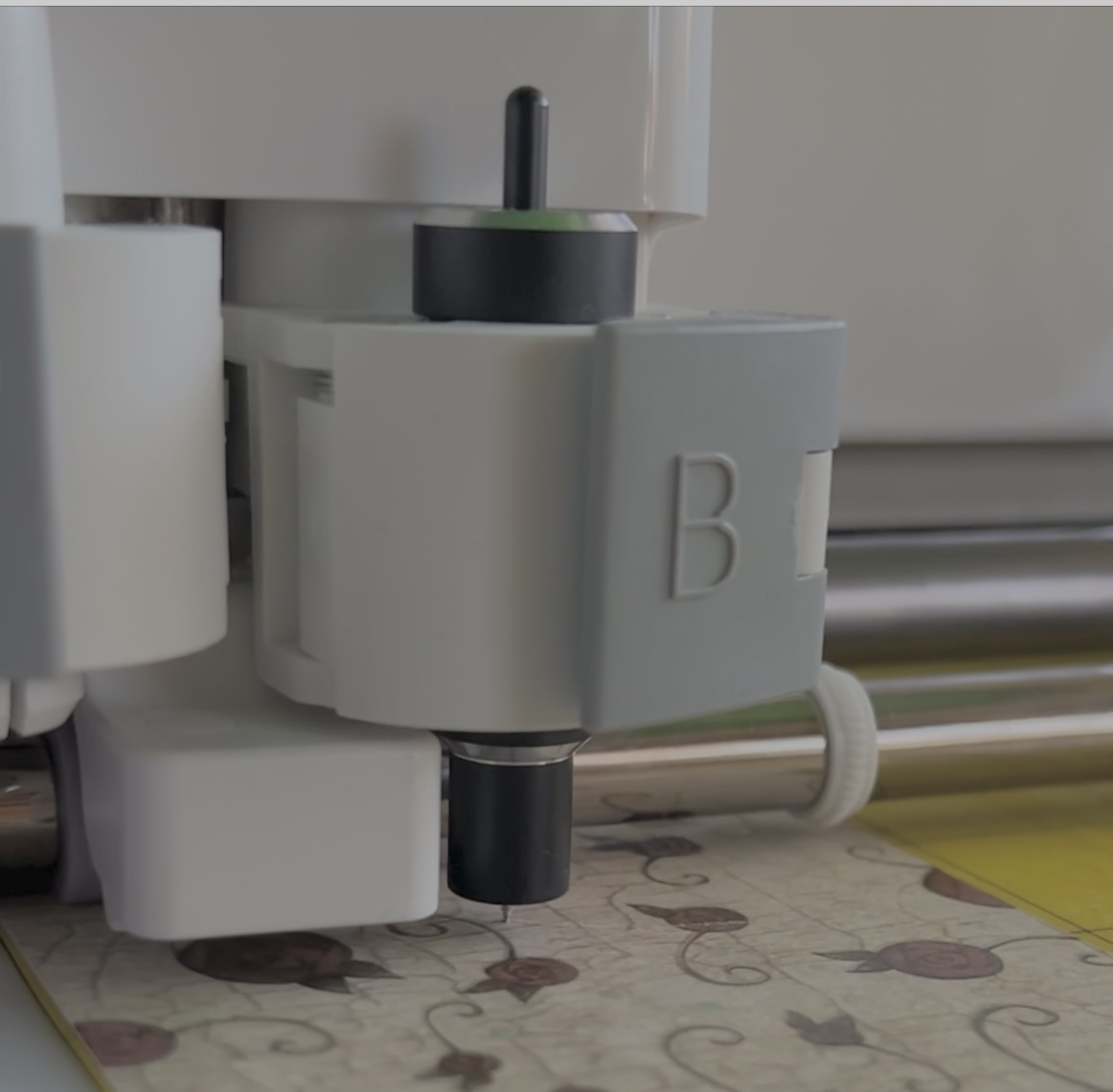 Мой помощник- плоттер Cricut