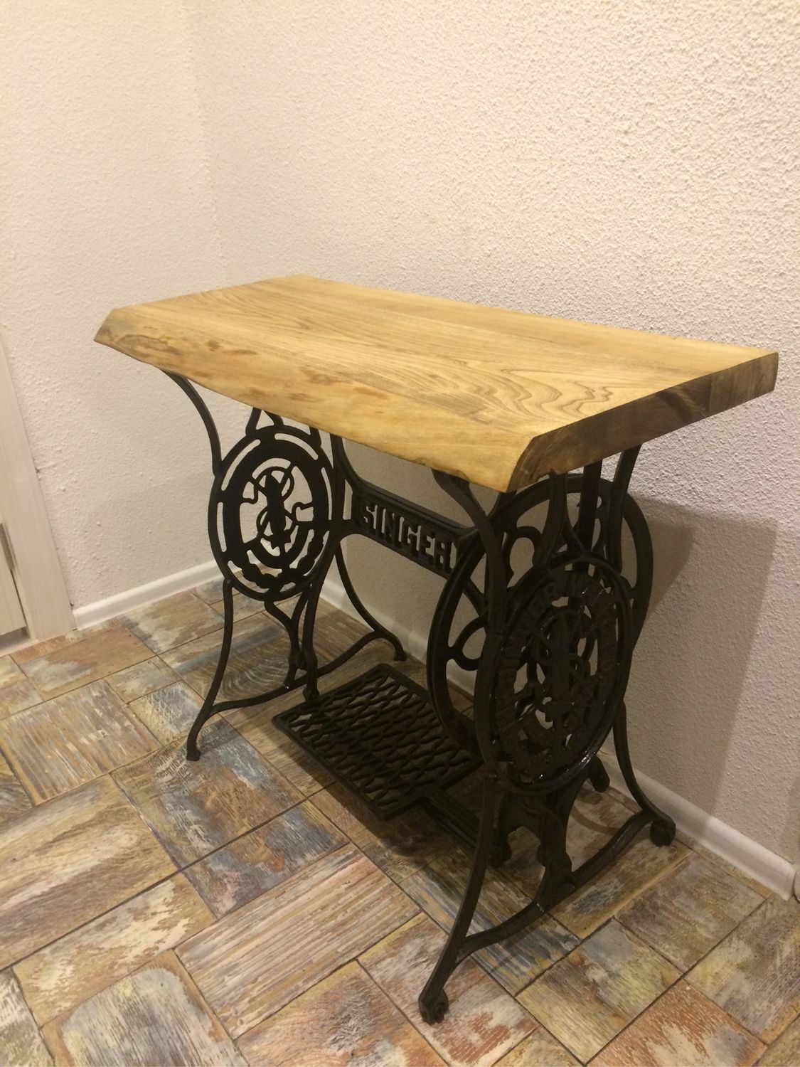 столик на станине от швейной машинки