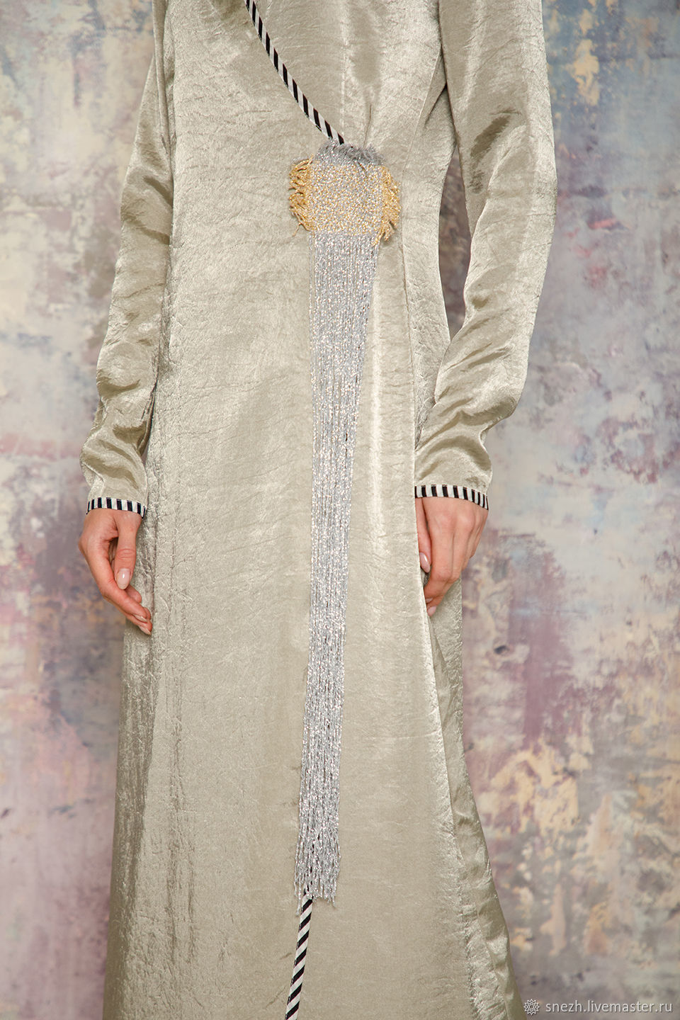 Жемчужное платье с запахом в интернет-магазине Ярмарка Мастеров по цене ...