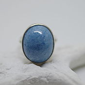 Ring with chalcedony 