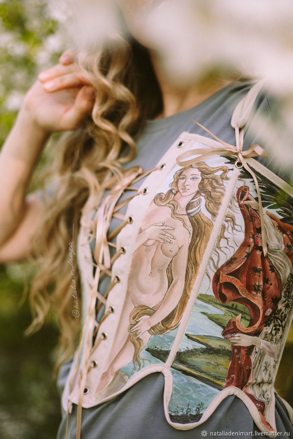 Cupless Under Bust Corset Inspired By Botticelli The Birth of Venus –  Silk Butterflies