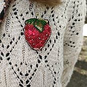 Украшения handmade. Livemaster - original item Brooch berry strawberry bead. Handmade.