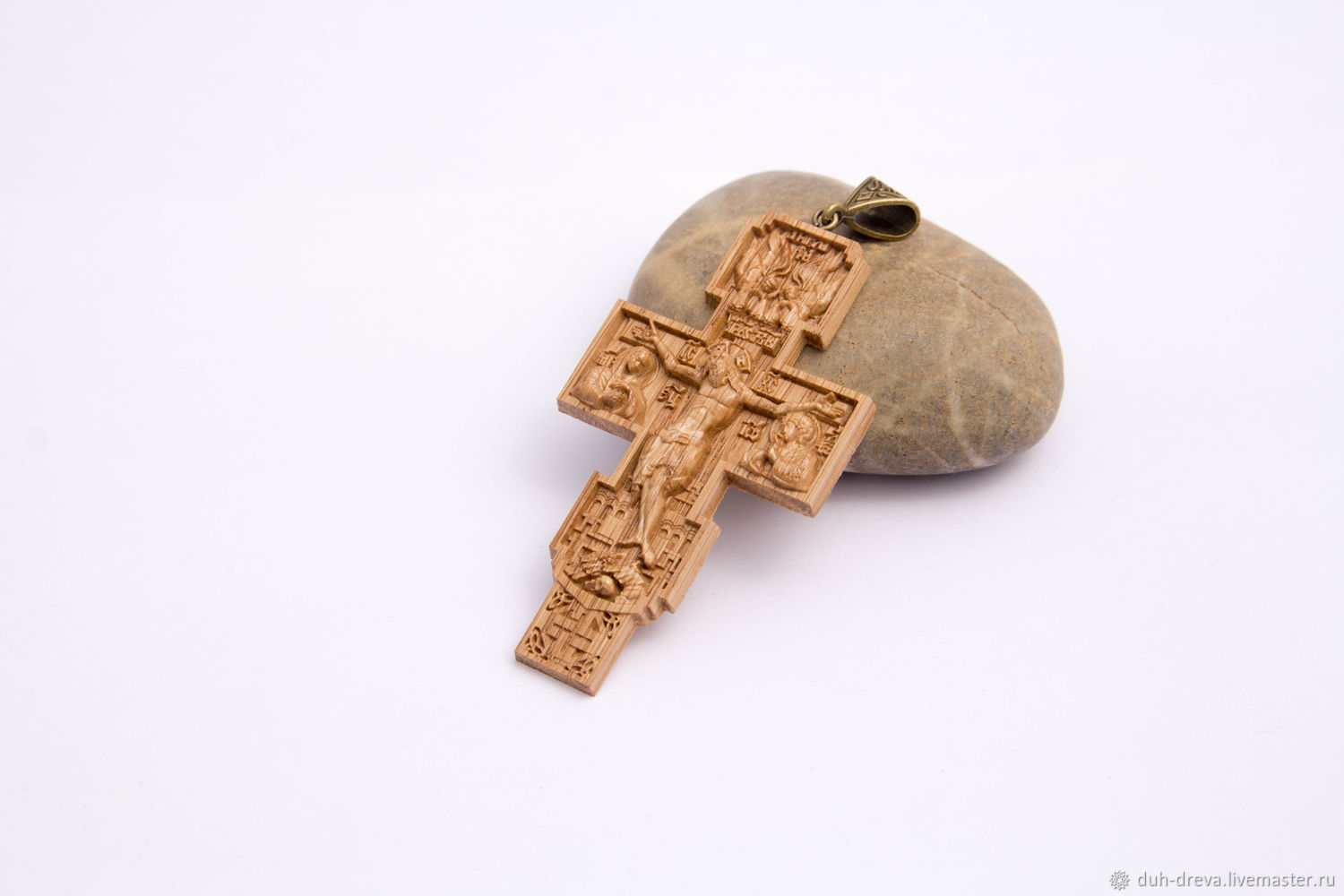 Православные нательные деревянные. Крест нательный body Cross. Нательный крест из дерева. Крестик православный деревянный. Крестик деревянный нательный православный.