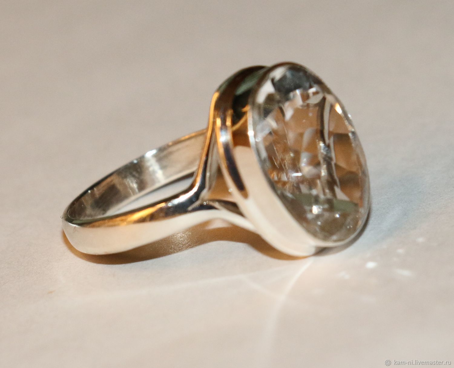 Золотое кольцо с хрусталем