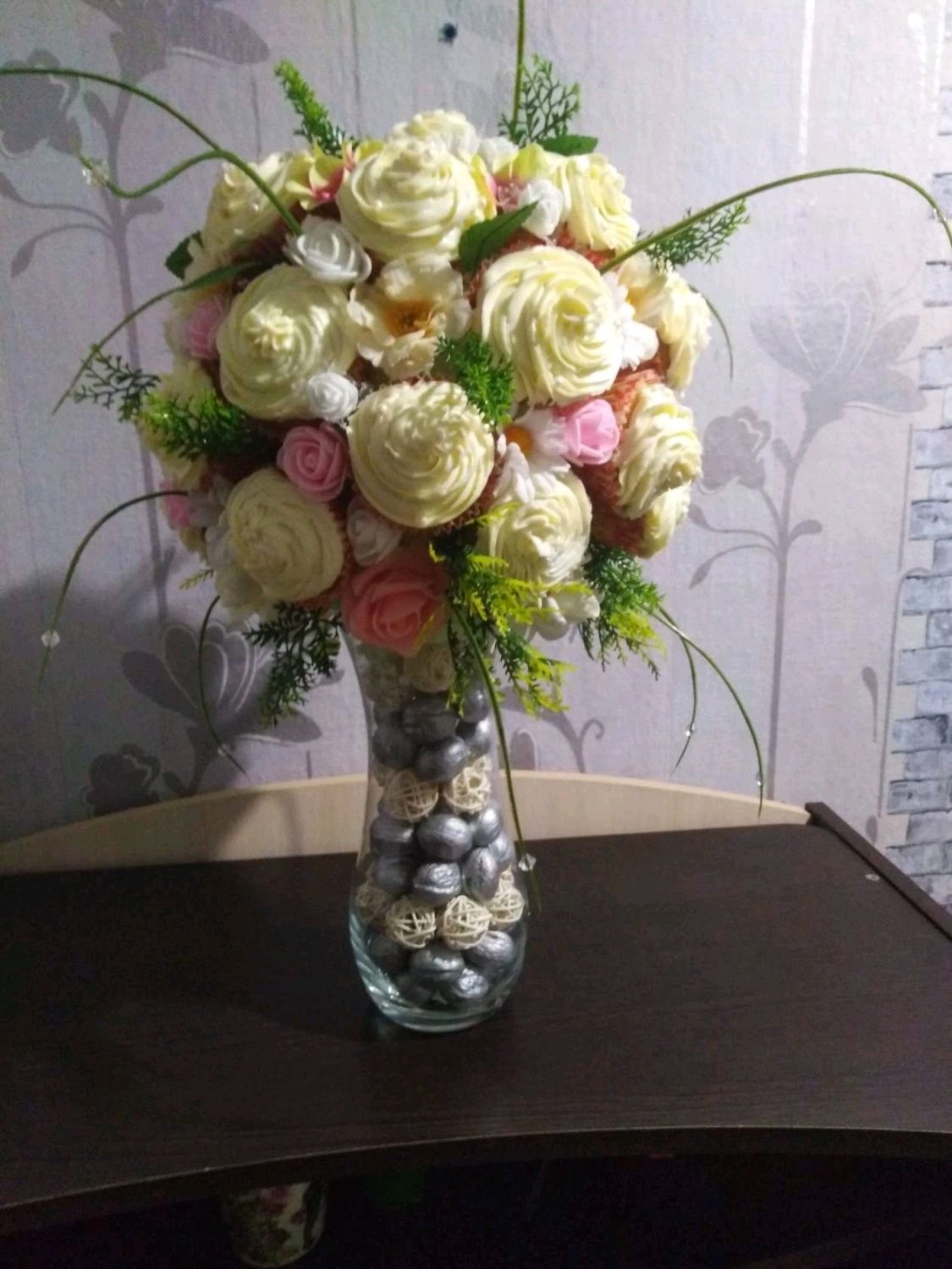 Букет из капкейков в интернет-магазине Ярмарка Мастеров по цене 6000 ...