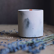 Соевая свеча в бетоне с ароматом лаванды
