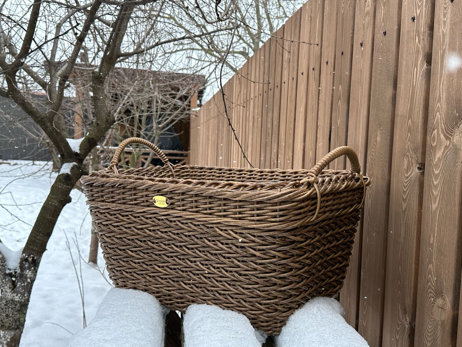 Дровница из искусственного ротанга в интернет-магазине Ярмарка Мастеров ...