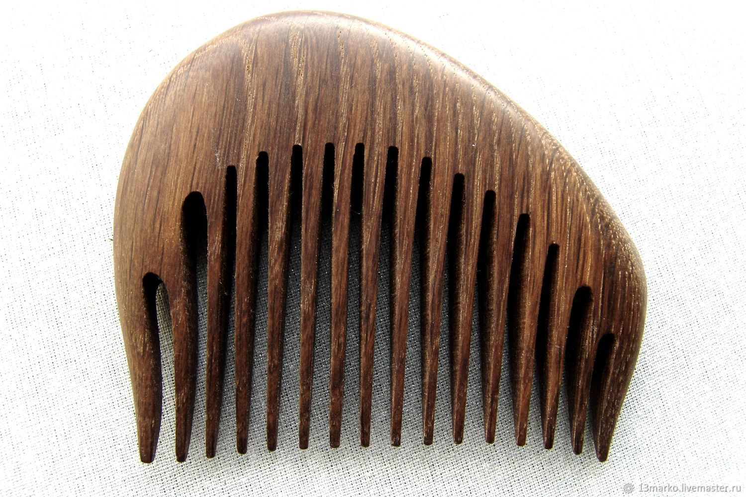 Гребень доски. Старинный деревянный гребень для волос. Расческа деревянная. Деревянный гребешок. Резные гребни для волос.