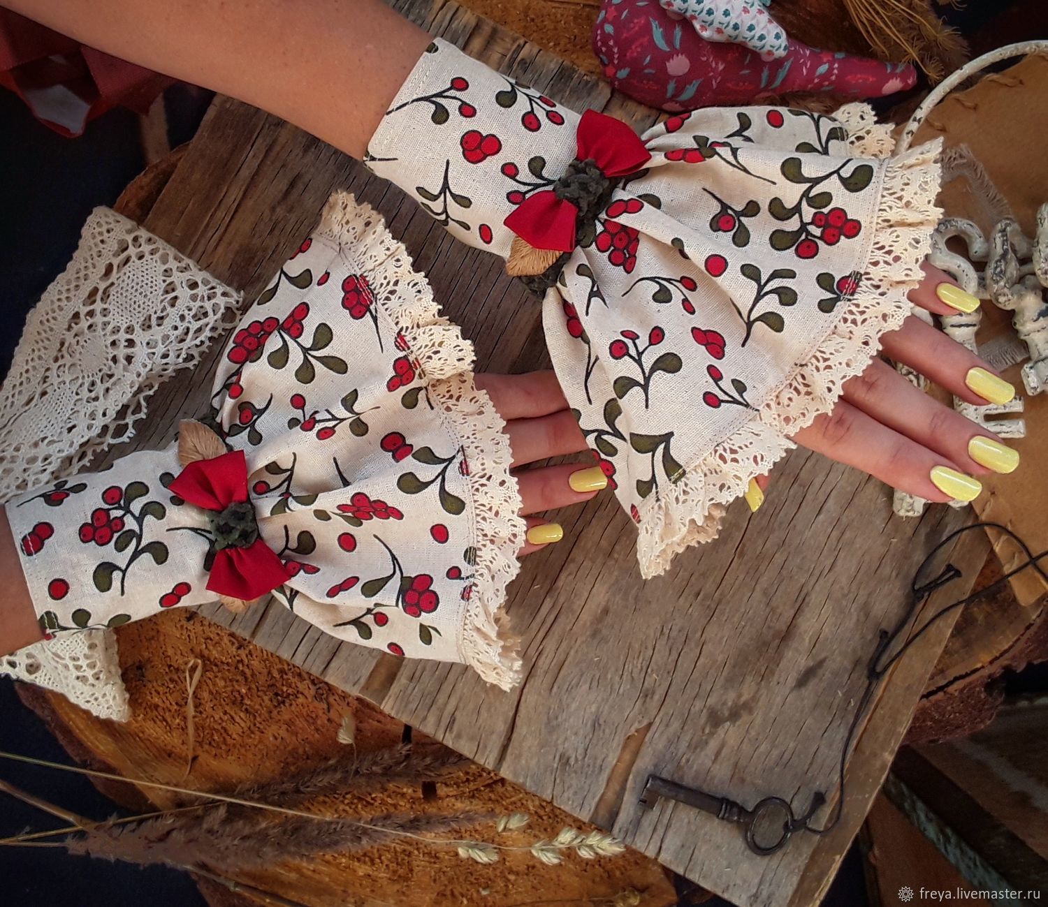 Льняные манжеты с кружевами \" Ягодное лето \" купить в интернет-магазине ...