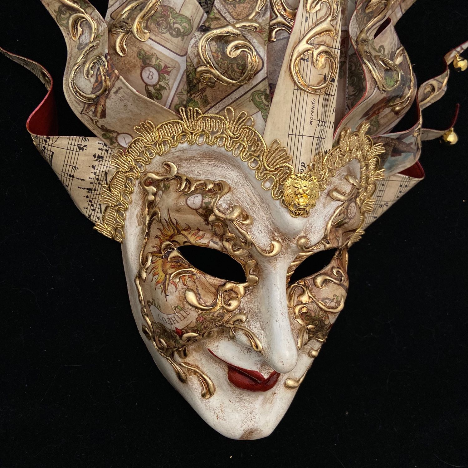 Виды масок. Маска Арлекина Венеция 17 век. Венецианская маска дель Торо. Венецианская маска Peter Gundry. Маска Loki венецианская.