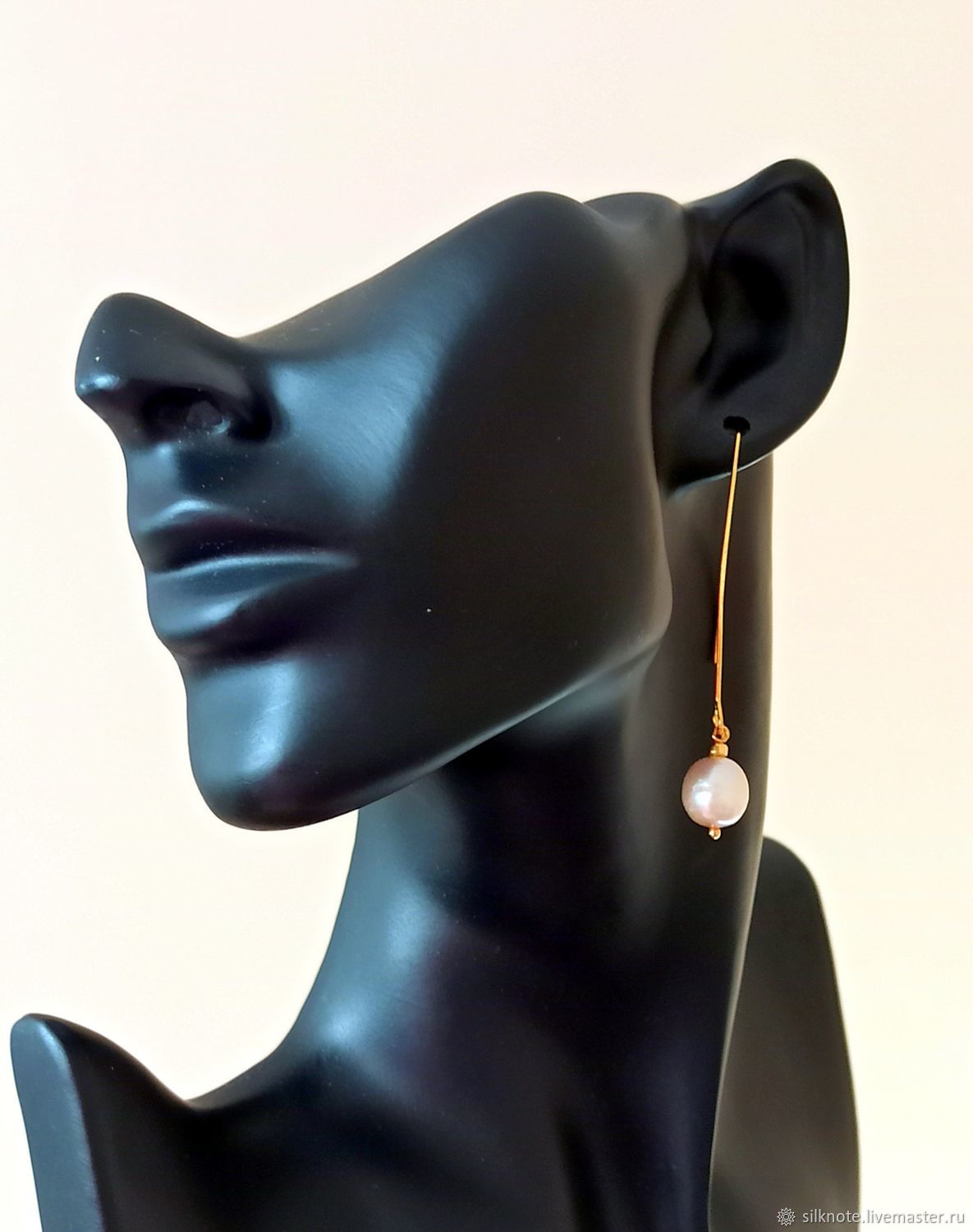 Серьги с жемчугом длинные, крючки, позолота. Натуральный жемчуг 1 см в ...