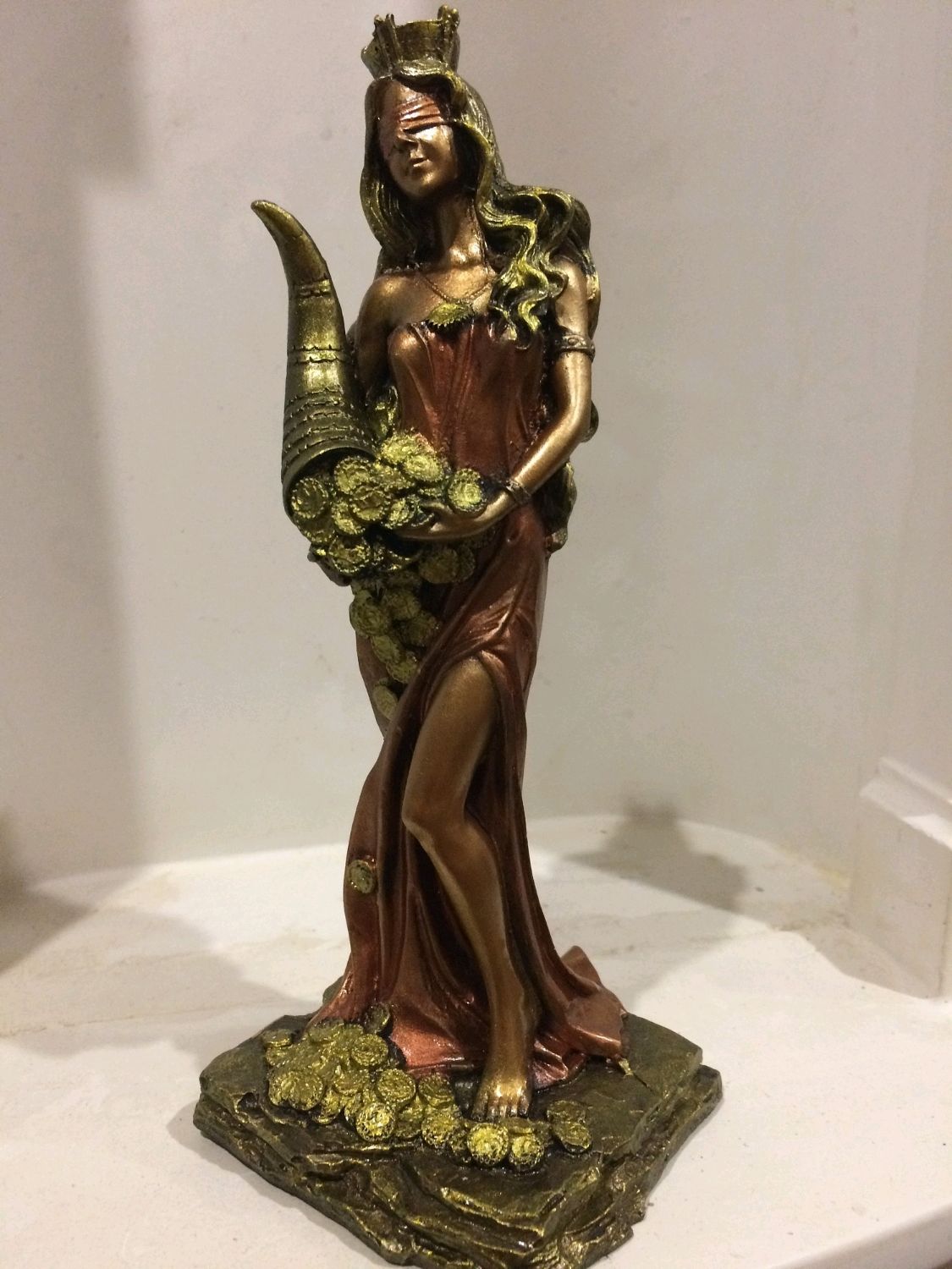 Статуя богини фортуны